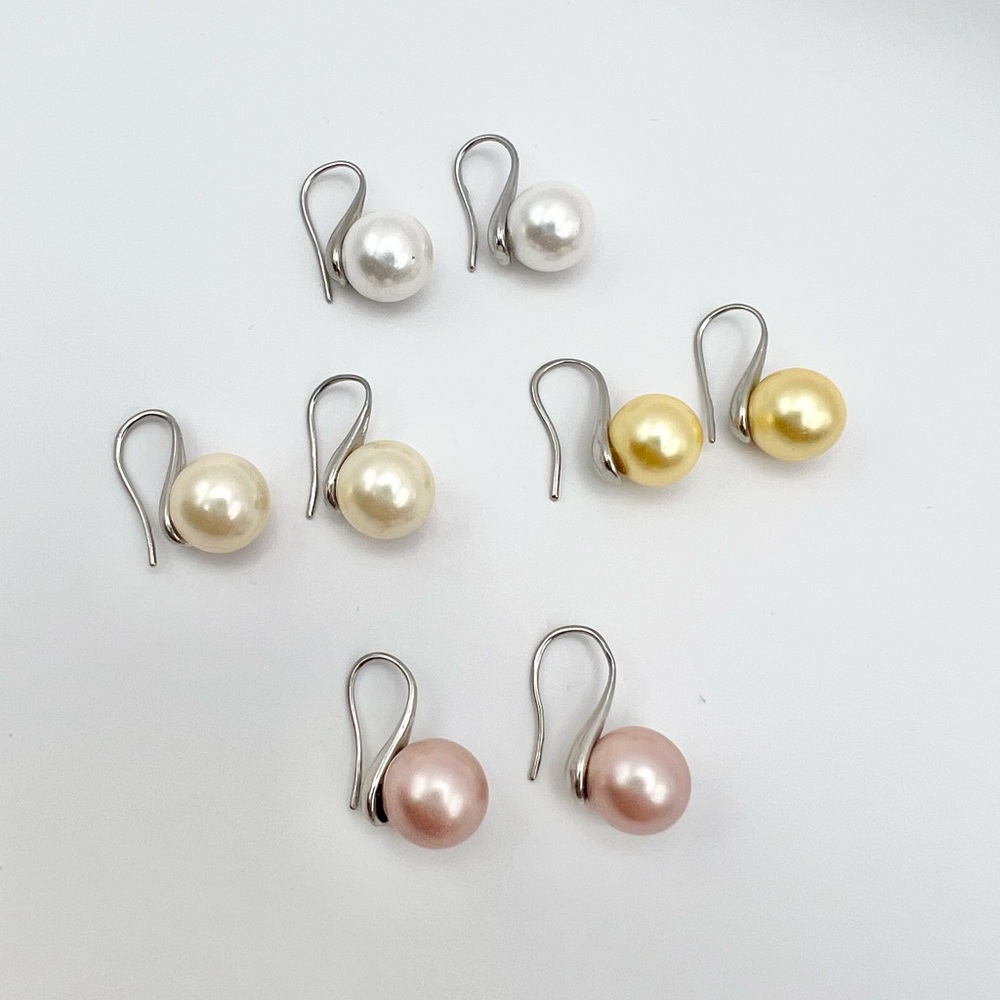SHELL PEARL EARRINGS